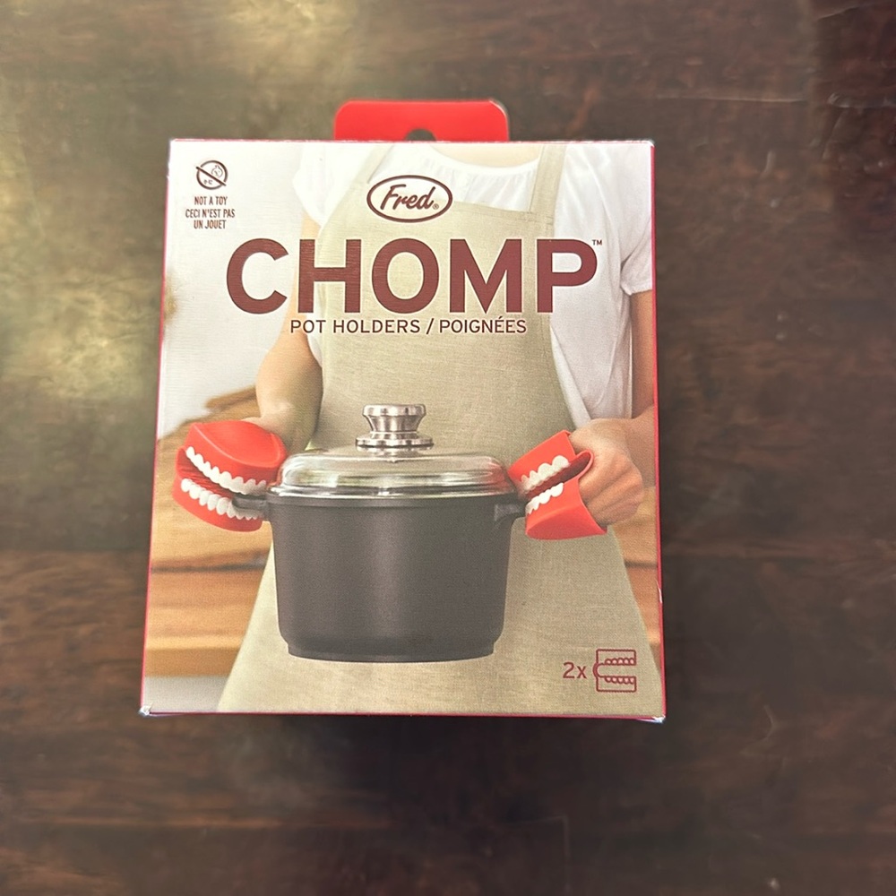 Fred Chomp Silicone pot holders NIB